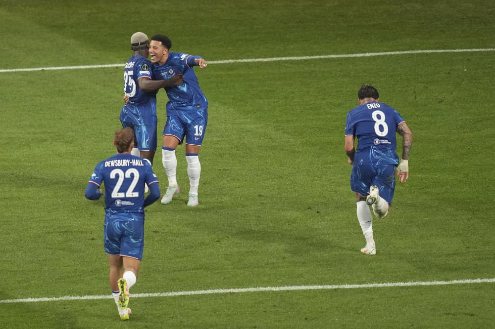 B费成为英超历史上第五位连续5个客场送出助攻的球员