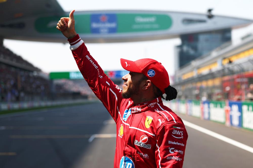 表情严肃！杨鸣回应遭江苏大逆转：球员没能站出来，大家畏手畏脚