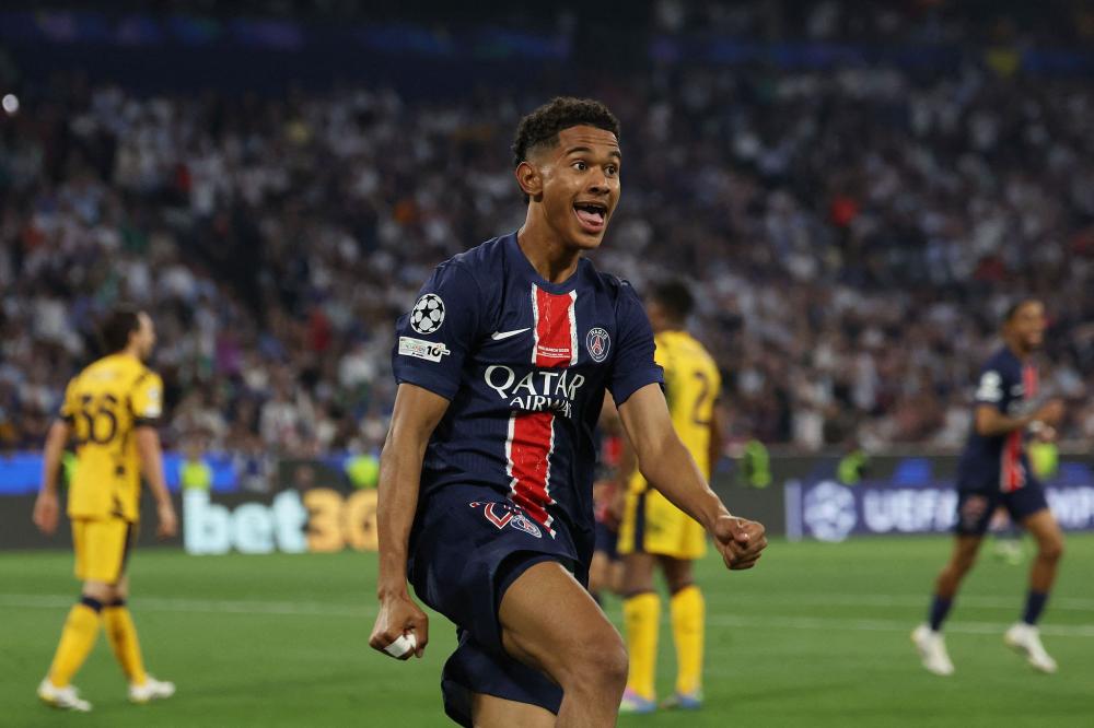 NBA：独行侠击败雄鹿 东契奇全场三双